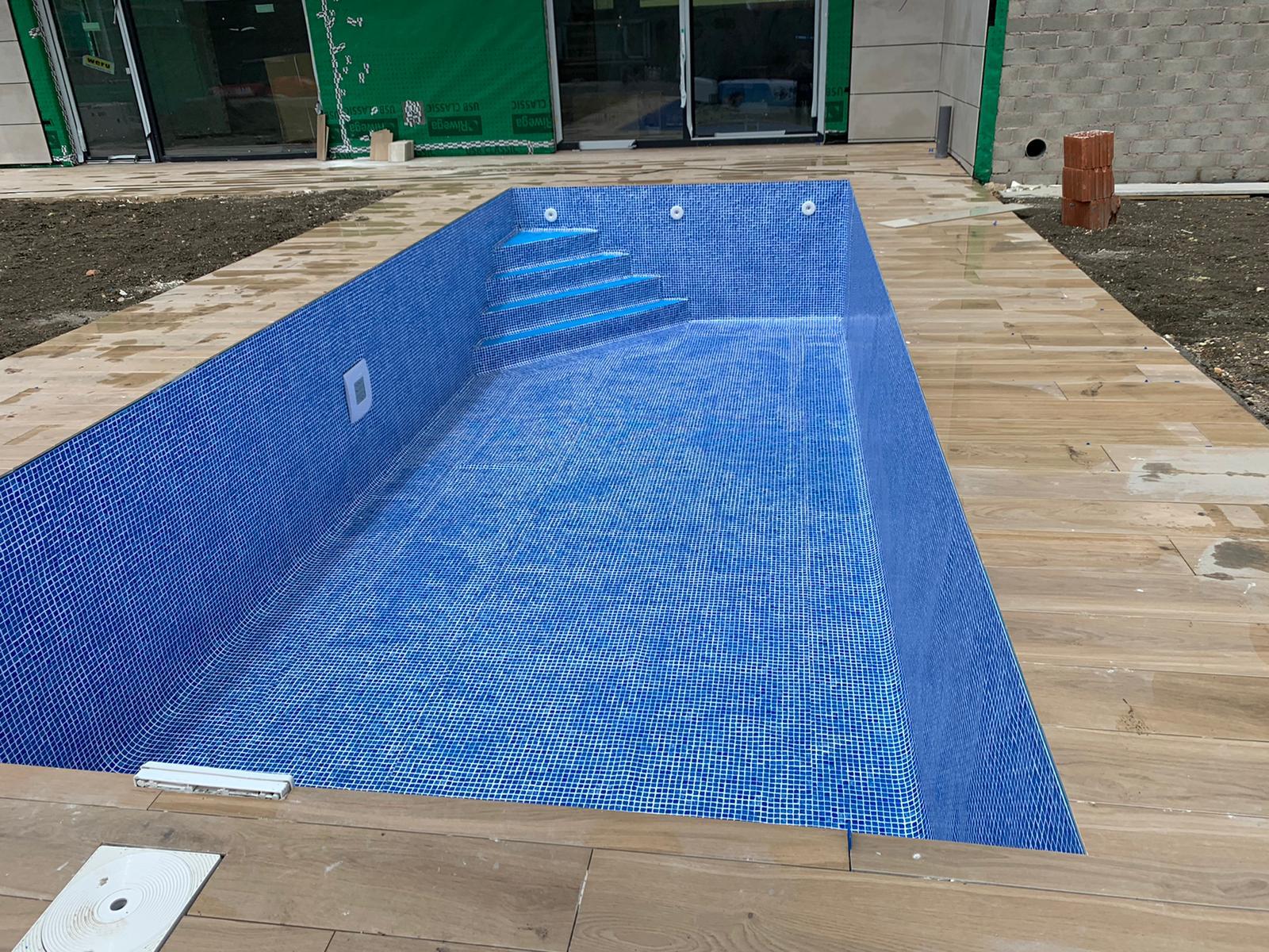 Piscina 6x3m lámina armada gresite azul, Barriada Yagüe