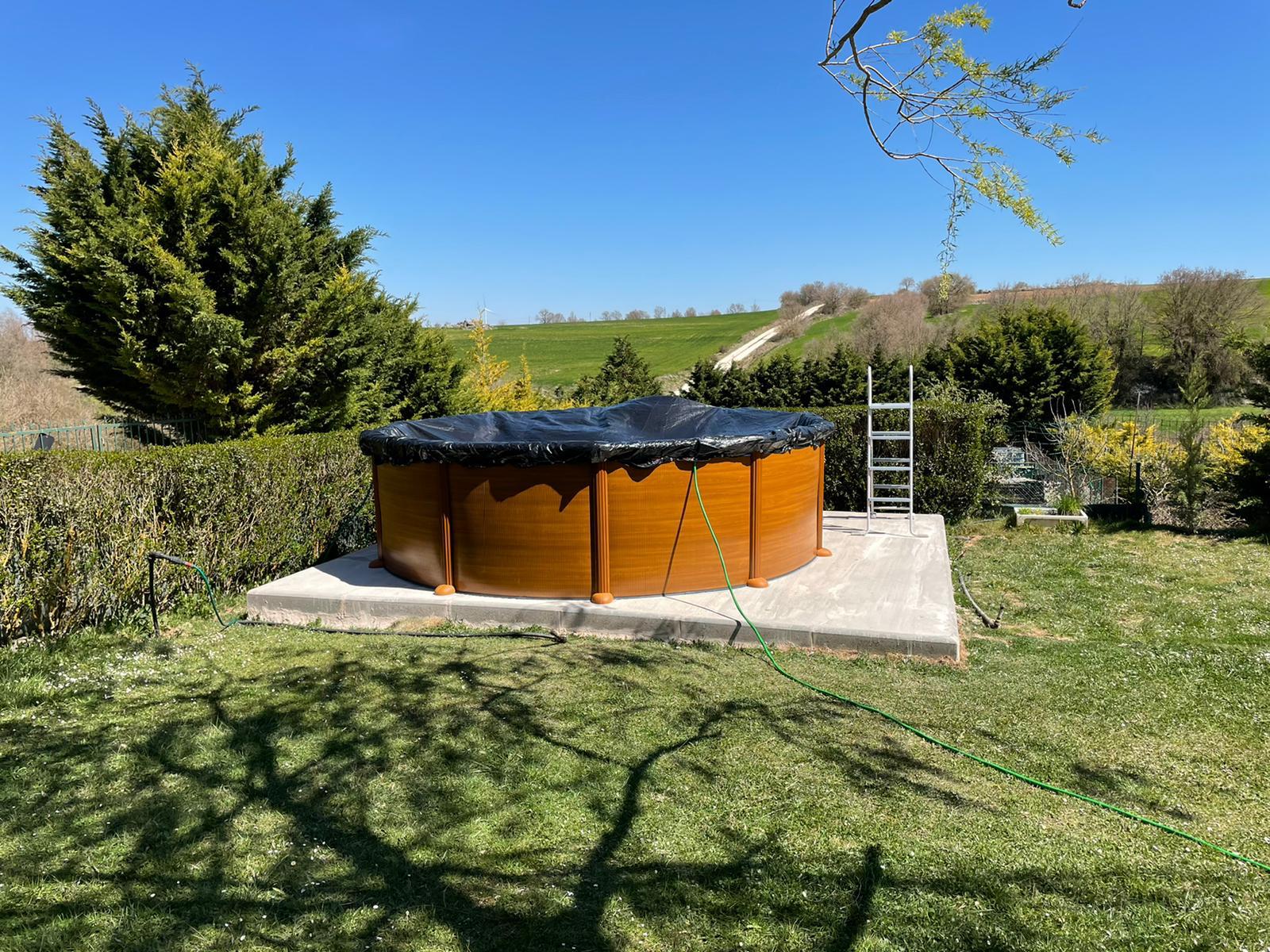 Piscina desmontable de chapa camuflada tipo madera en Modubar